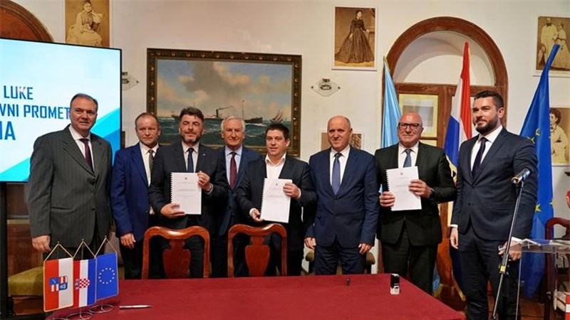 Potpisan ugovor za sufinanciranje izgradnje luke Perna kod Orebića